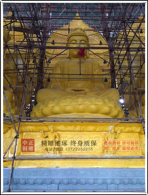 寺院大型贴金佛像.jpg