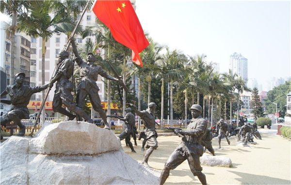 步行街红军雕塑.jpg