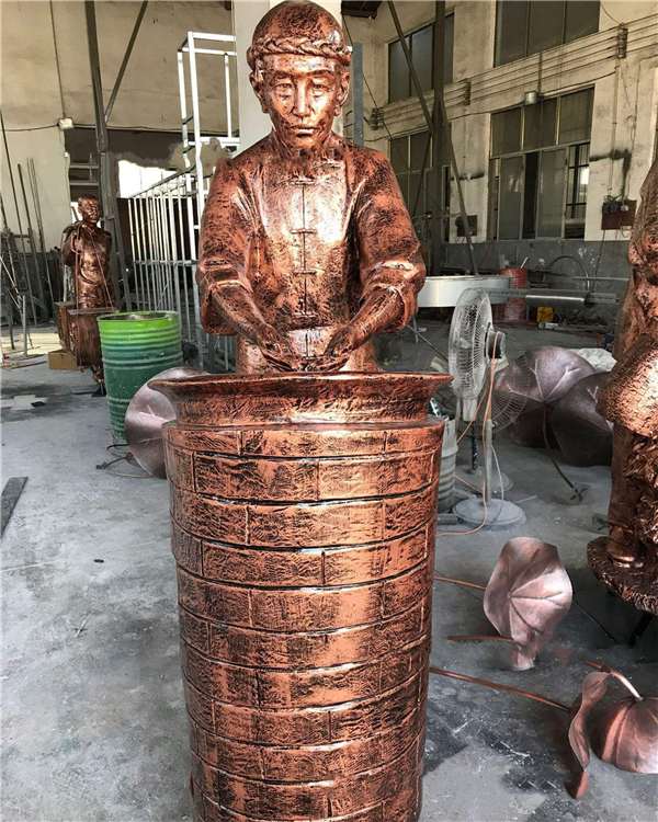 仿铜炒茶雕塑.jpg