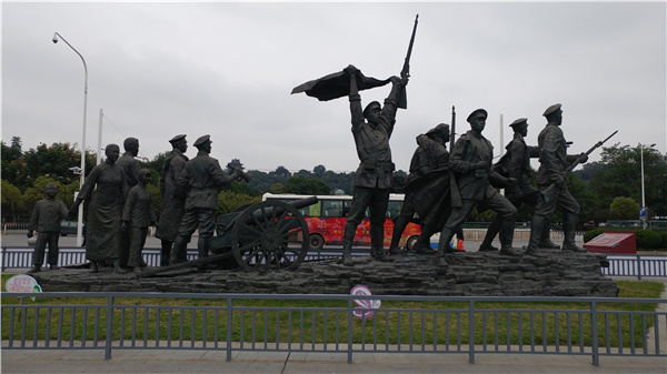 红军抗战铜雕塑.jpg