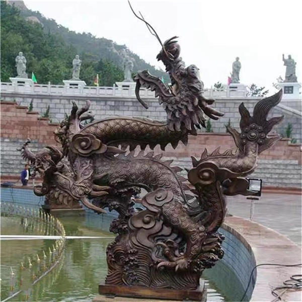 中国龙铜像.jpg