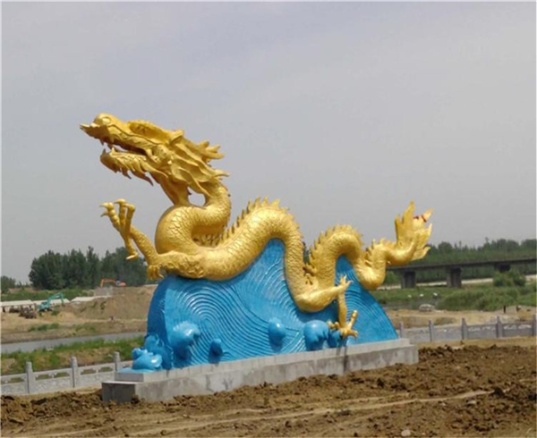 生产龙雕塑.jpg