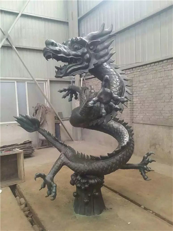 加工龙雕塑厂.jpg