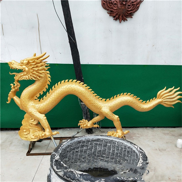 仿铜龙雕塑.jpg
