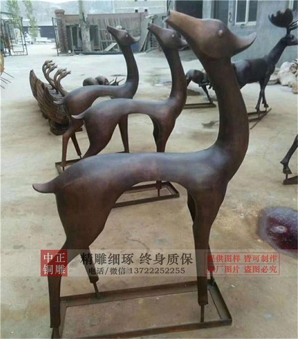 紫铜鹿锻造动物雕塑厂家.jpg