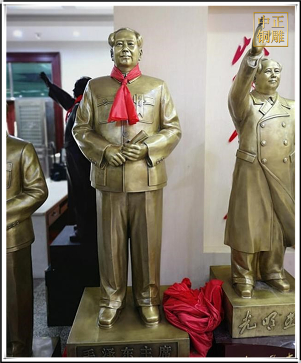 毛主席铜雕塑图片.jpg