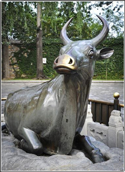 颐和园铜牛雕塑
