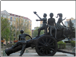 公园儿童玩耍铜雕塑