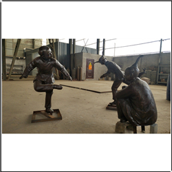三个小孩踢毽子人物铜雕塑