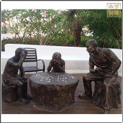 公园广场下象棋雕塑