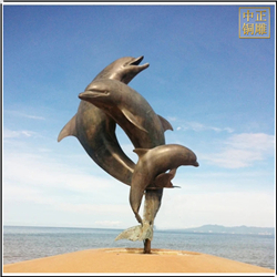 沙滩海豚动物雕塑