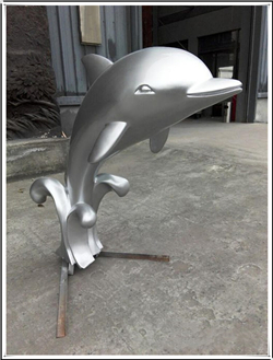 动物雕塑海豚图片