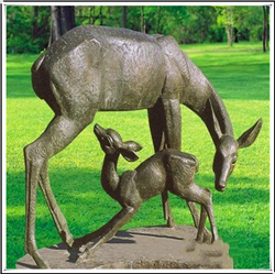 母子鹿雕塑图片