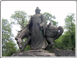 岳飞铜像